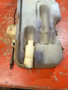 20999330 CHEVROLET Windsheild Wiper Reservoir Tank 1500 Chevy #2