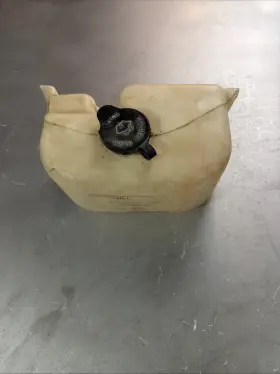 Chevrolet 22122769 Cheyenne Windshield Washer Reservoir Tank 1992 Chevrolet 22122769 Cheyenne Windshield Washer Reservoir Tank 1992