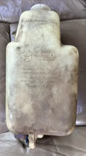 Chrysler 4085880 Dodge Power Ram Pickup Van Windshield Washer Fluid Tank Chrysler 4085880 Dodge Power Ram Pickup Van Windshield Washer Fluid Tank