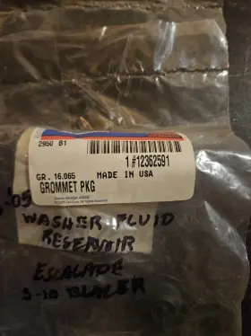 Gm 12362591 Nos Acdelco Washer Fluid Reservoir Grommet For 05 Escalade/ Blazer 1