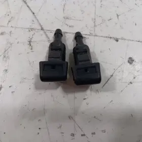 Hyundai 898.hy1n14 Accent Windshield Wiper Washer Fluid Hood Sprayer Nozzles 2012 2013 Oem Hyundai 898.hy1n14 Accent Windshield Wiper Washer Fluid Hood Sprayer Nozzles 2012 2013 Oem