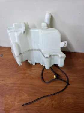 Infiniti 2224624-a 2011-2019 Q70 Q70l M37 M56 Windshield Washer Fluid Reservoir Tank Oem