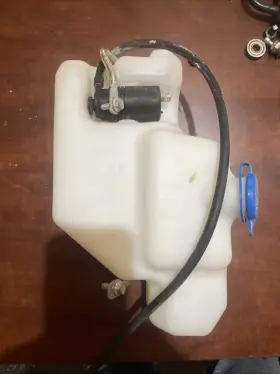 John Deere Auc18635 Auc186356 Windshield Washer Reservoir And Pump For 835 Gator John Deere Auc18635 Auc186356 Windshield Washer Reservoir And Pump For 835 Gator
