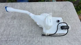 Kia 98610p2700 2024 Sorento Windshield Water Reservoir Tank Oem 98610-p2700