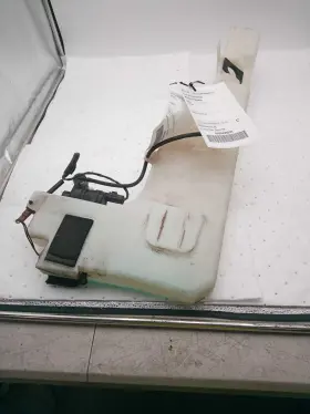 Nissan 28910zl10a 2009 Pathfinder Washer Fluid Reservoir - Oem Missing Cap 119k Miles Nissan 28910zl10a 2009 Pathfinder Washer Fluid Reservoir - Oem Missing Cap 119k Miles