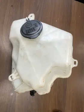 Toyota 060351 145 2004 2009 Prius Wash Reservoir Oem Toyota 060351 145 2004 2009 Prius Wash Reservoir Oem