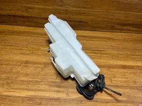 31378750 VOLVO Washer Reservoir Tank Pumps S90